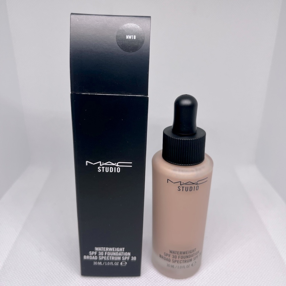 New NW18 Mac Studio Waterweight Sheer Coverage SPF30 Foundation Beige Brand New